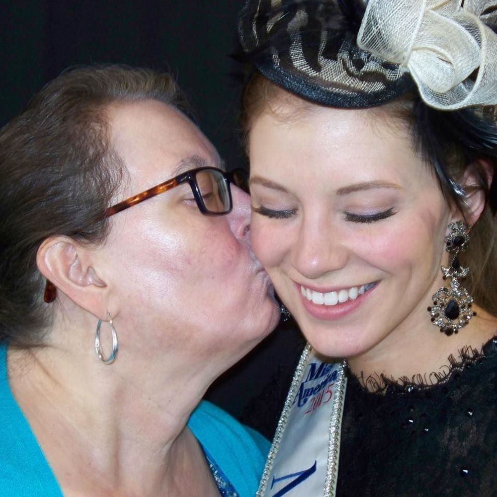 Meet your Posher, Danielle